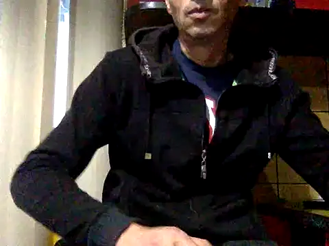 Snapshot of adiluci1 chatting on 12, 10, 2025 adiluci1 online show from 12, 10, 2025