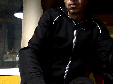 Snapshot of adiluci1 chatting on 23, 11, 2025 adiluci1 online show from 23, 11, 2025