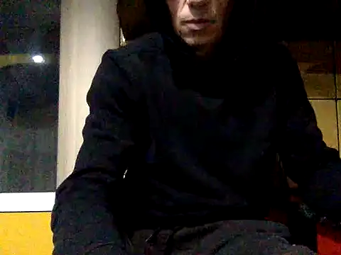 Snapshot of adiluci1 chatting on 21, 12, 2025 adiluci1 online show from 21, 12, 2025