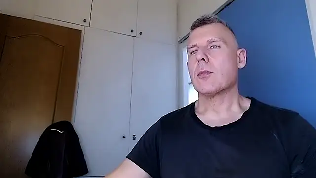 tomfoxcam online show from 2, 10, 2025