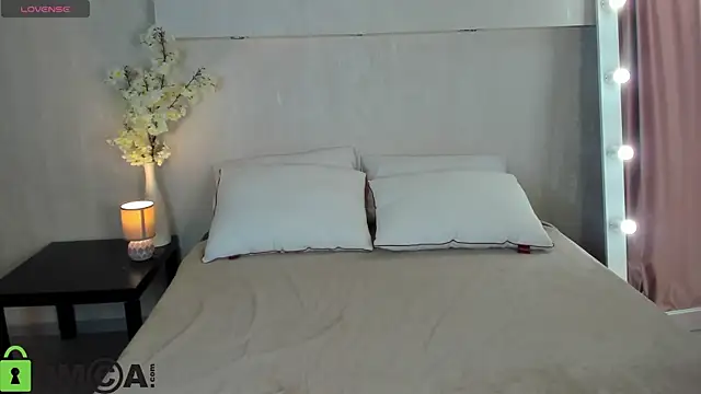 Snapshot of Adelina_Bliss chatting on 4, 5, 2026 Adelina Bliss online show from 4, 5, 2026