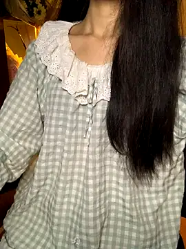 Snapshot of Nhinhi18 chatting on 2, 10, 2025 Nhinhi18 online show from 2, 10, 2025