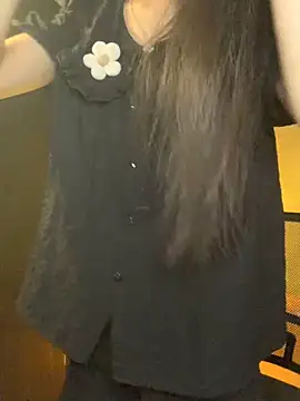 Nhinhi18 online show from 5, 4, 2026