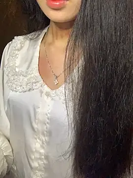 Nhinhi18 online show from 25, 2, 2026