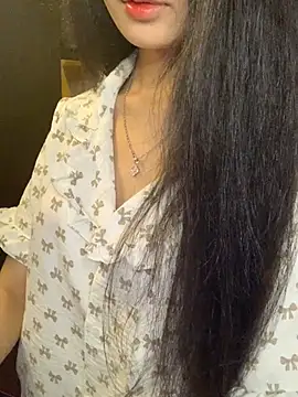 Nhinhi18 online show from 4, 4, 2026