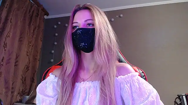 Snapshot of Iris_lave chatting on 21, 10, 2025 Iris lave online show from 21, 10, 2025