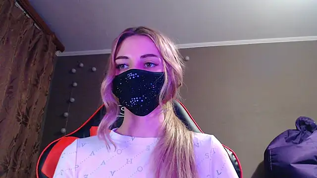 Snapshot of Iris_lave chatting on 23, 10, 2025 Iris lave online show from 23, 10, 2025