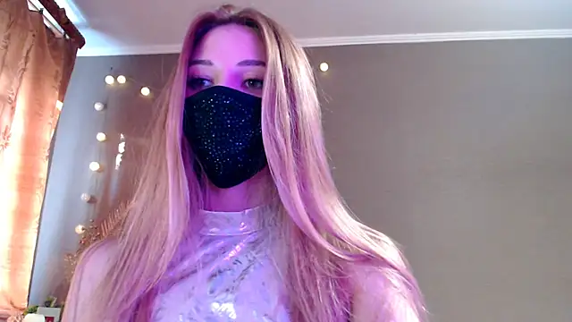 Snapshot of Iris_lave chatting on 11, 5, 2026 Iris lave online show from 11, 5, 2026