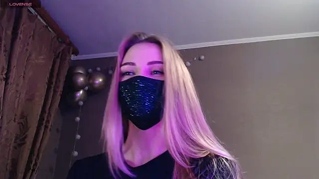 Snapshot of Iris_lave chatting on 12, 11, 2025 Iris lave online show from 12, 11, 2025