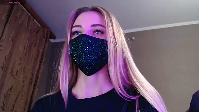 Snapshot of Iris_lave chatting on 30, 10, 2025 Iris lave online show from 30, 10, 2025