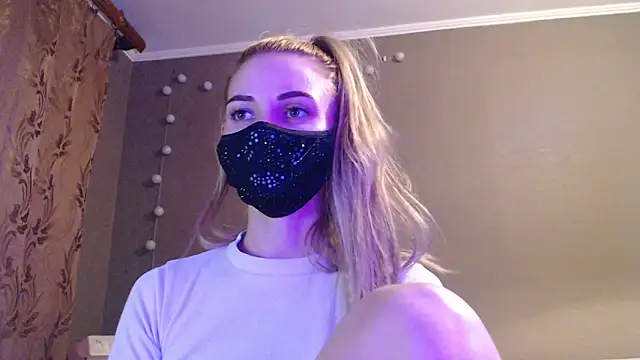 Snapshot of Iris_lave chatting on 15, 9, 2025 Iris lave online show from 15, 9, 2025