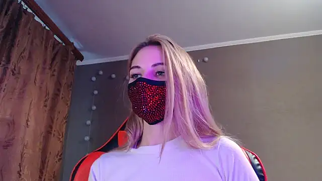 Snapshot of Iris_lave chatting on 24, 10, 2025 Iris lave online show from 24, 10, 2025