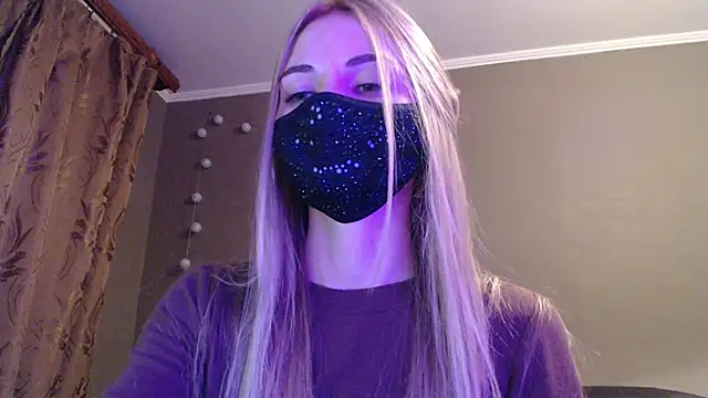 Snapshot of Iris_lave chatting on 12, 9, 2025 Iris lave online show from 12, 9, 2025