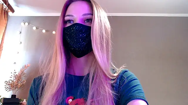 Snapshot of Iris_lave chatting on 4, 5, 2026 Iris lave online show from 4, 5, 2026