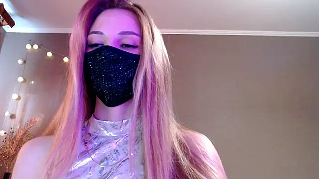 Snapshot of Iris_lave chatting on 3, 5, 2026 Iris lave online show from 3, 5, 2026