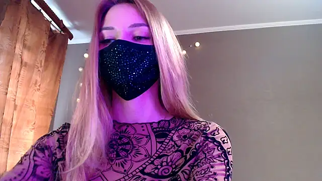 Snapshot of Iris_lave chatting on 12, 5, 2026 Iris lave online show from 12, 5, 2026