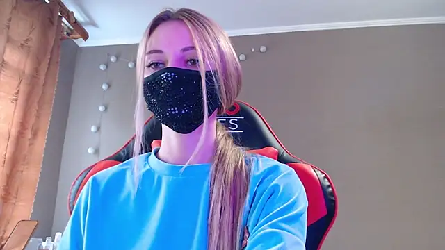 Snapshot of Iris_lave chatting on 19, 10, 2025 Iris lave online show from 19, 10, 2025