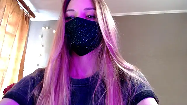 Snapshot of Iris_lave chatting on 7, 5, 2026 Iris lave online show from 7, 5, 2026