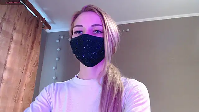 Snapshot of Iris_lave chatting on 29, 9, 2025 Iris lave online show from 29, 9, 2025