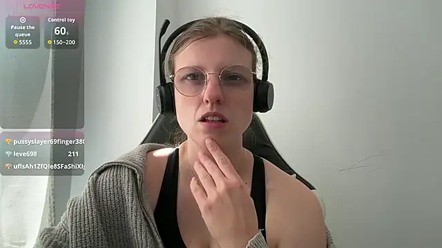 BustyKellyXXX online show from 4, 5, 2026