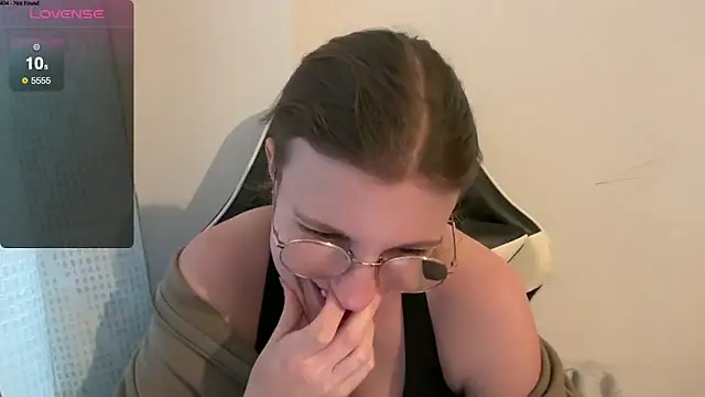 BustyKellyXXX online show from 13, 2, 2026