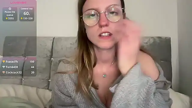 BustyKellyXXX online show from 31, 3, 2026