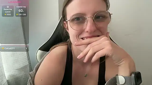 BustyKellyXXX online show from 1, 4, 2026