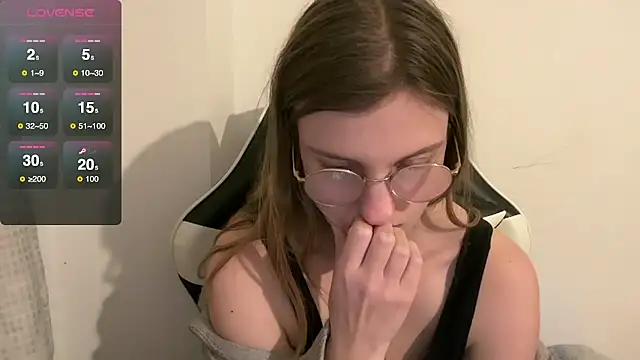 BustyKellyXXX online show from 10, 1, 2026