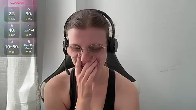 BustyKellyXXX online show from 6, 4, 2026