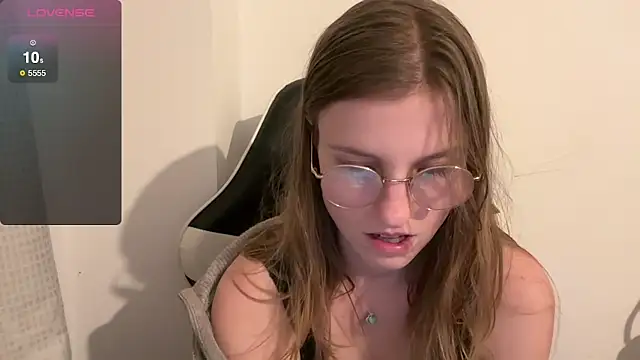 BustyKellyXXX online show from 14, 12, 2025