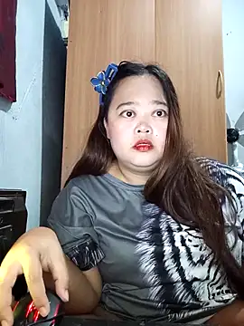 sweetbigtits19 online show from 9, 4, 2026