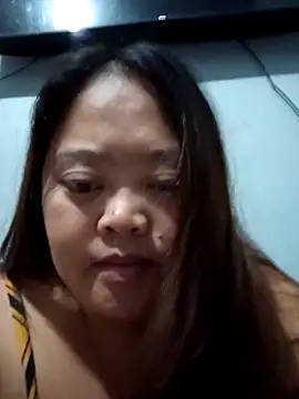 sweetbigtits19 online show from 11, 4, 2026