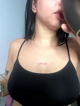 lucy grey25 online show from 18, 1, 2026