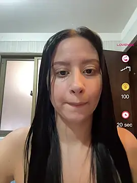Snapshot of lucy_grey25 chatting on 10, 5, 2026 lucy grey25 online show from 10, 5, 2026