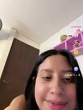 Snapshot of lucy_grey25 chatting on 11, 5, 2026 lucy grey25 online show from 11, 5, 2026