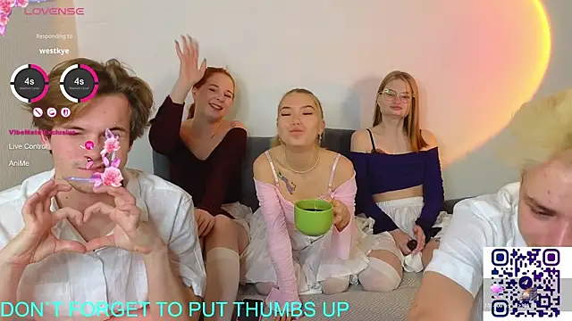 Snapshot of Tea_white chatting on 8, 11, 2025 Tea white online show from 8, 11, 2025