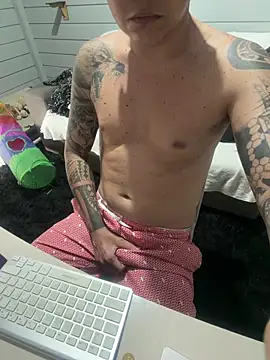 Snapshot of AnimistEquity chatting on 27, 10, 2025 AnimistEquity online show from 27, 10, 2025