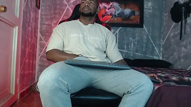 Snapshot of big_blackmen19 chatting on 23, 10, 2025 big blackmen19 online show from 23, 10, 2025