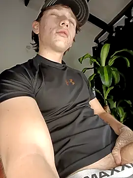 Snapshot of Logan_sixxer chatting on 17, 12, 2025 Logan sixxer online show from 17, 12, 2025