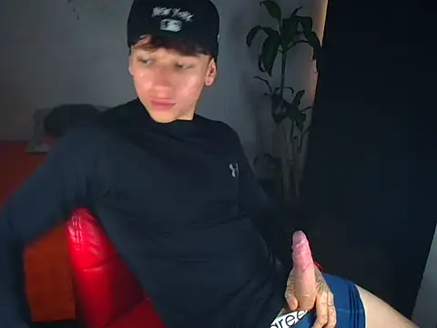 Snapshot of Logan_sixxer chatting on 3, 10, 2025 Logan sixxer online show from 3, 10, 2025
