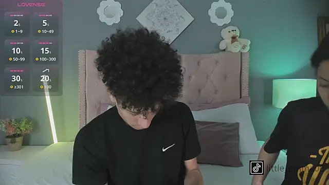 Snapshot of Joe_And_Emma chatting on 18, 10, 2025 Joe And Emma online show from 18, 10, 2025