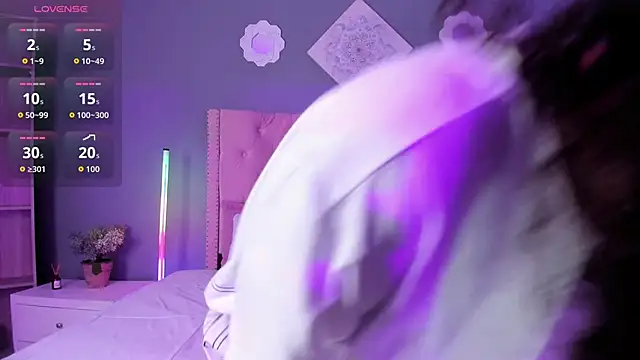 Snapshot of Joe_And_Emma chatting on 11, 11, 2025 Joe And Emma online show from 11, 11, 2025