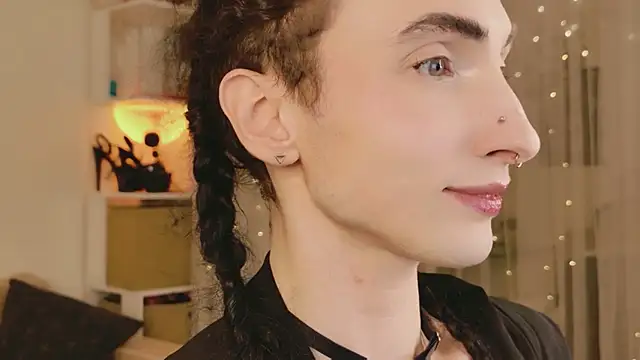 Queen of tease online show from 7, 3, 2026