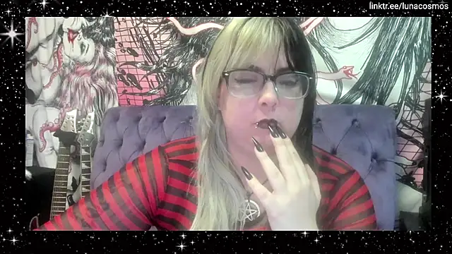 Snapshot of LunaCosmos chatting on 12, 11, 2025 LunaCosmos online show from 12, 11, 2025