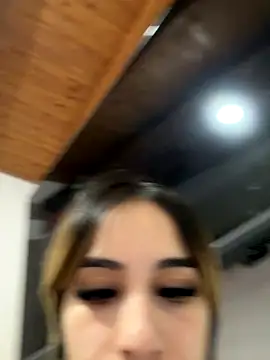 Babylovetiernax online show from 4, 12, 2025