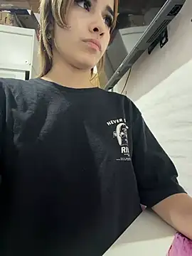 Babylovetiernax online show from 12, 2, 2026