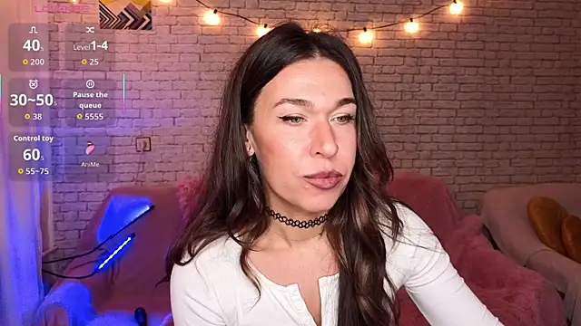 ReginaFoXXXy online show from 28, 10, 2025