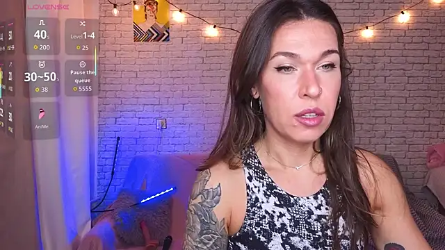 ReginaFoXXXy online show from 10, 10, 2025