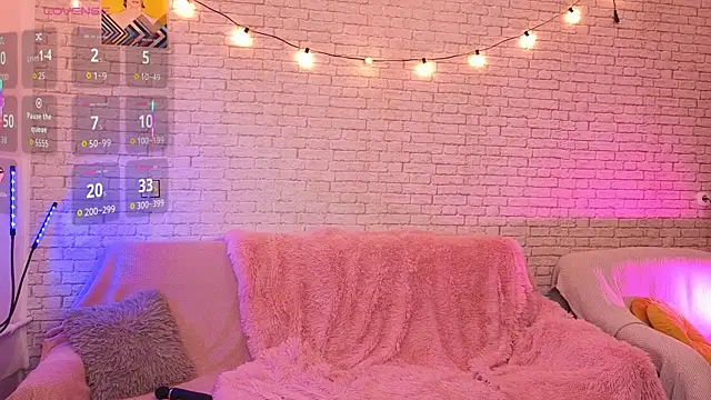 ReginaFoXXXy online show from 15, 10, 2025