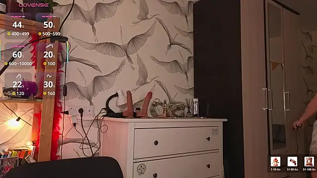 ReginaFoXXXy online show from 6, 4, 2026